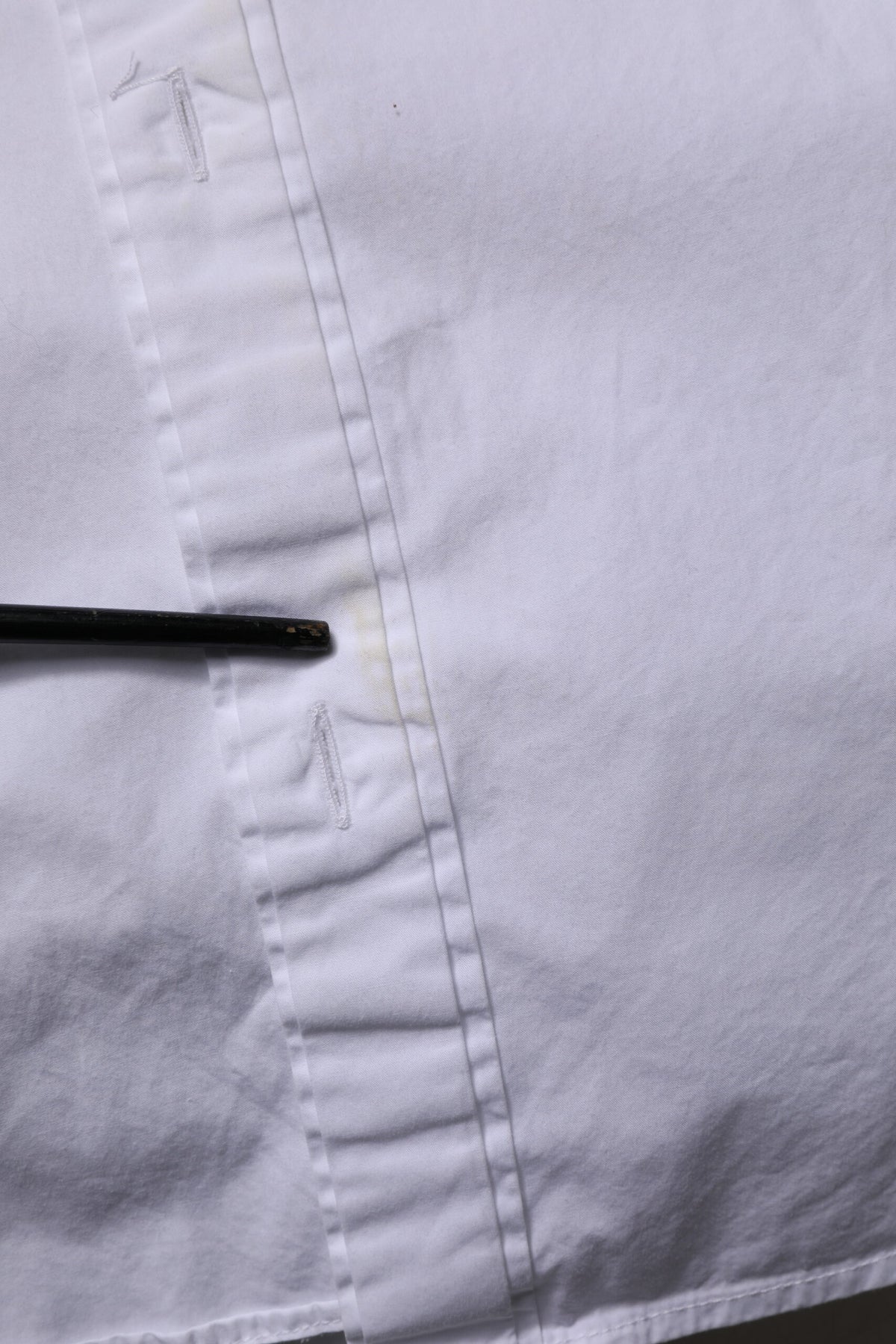 Chemise blanche en coton à manches longues, dorée, Dolce &amp; Gabbana.