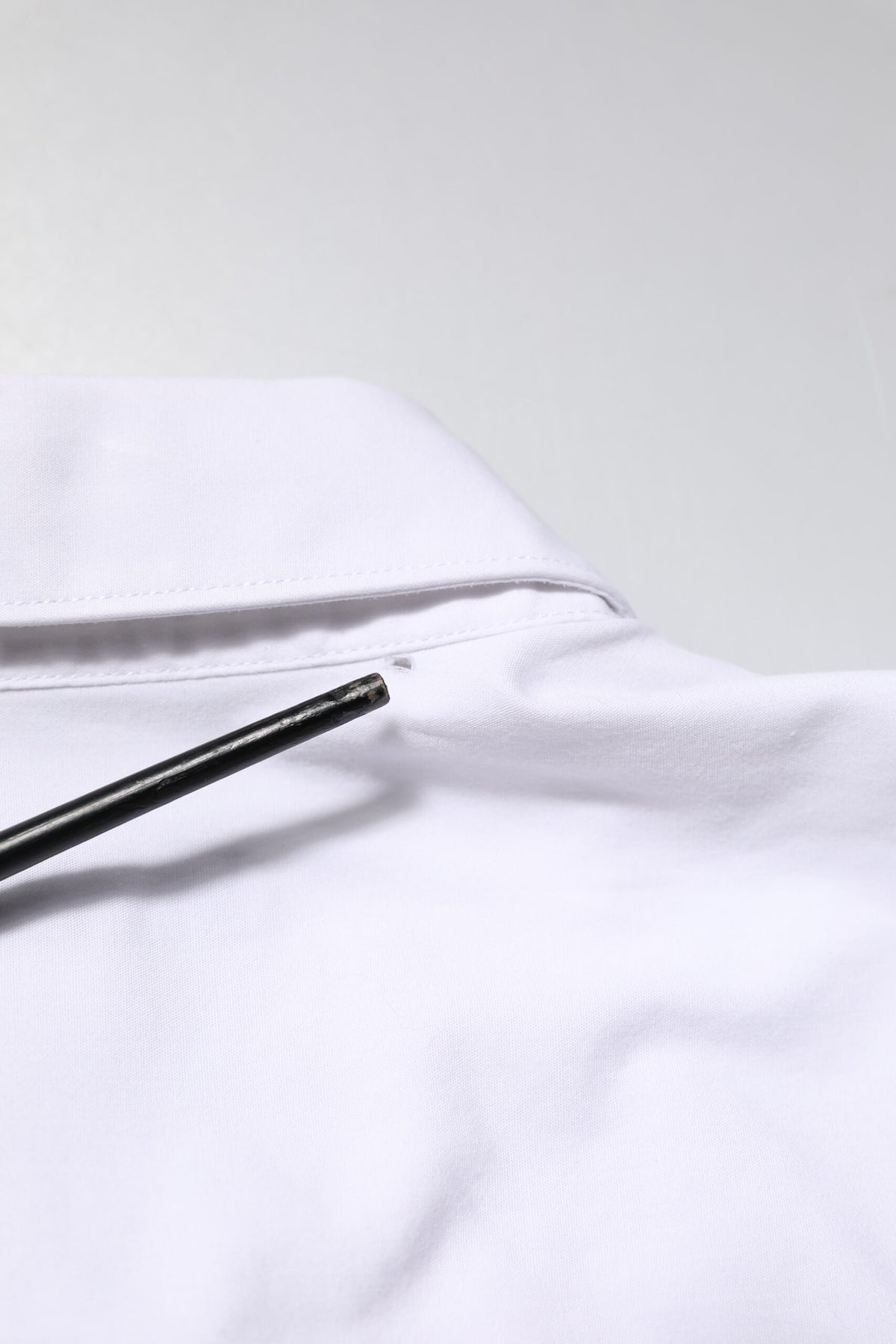 Chemise habillée à manches longues en coton blanc Dolce &amp; Gabbana, modèle STAFF.