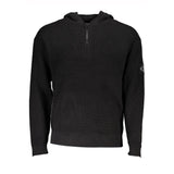 Pull à capuche en coton Calvin Klein, détail logo.