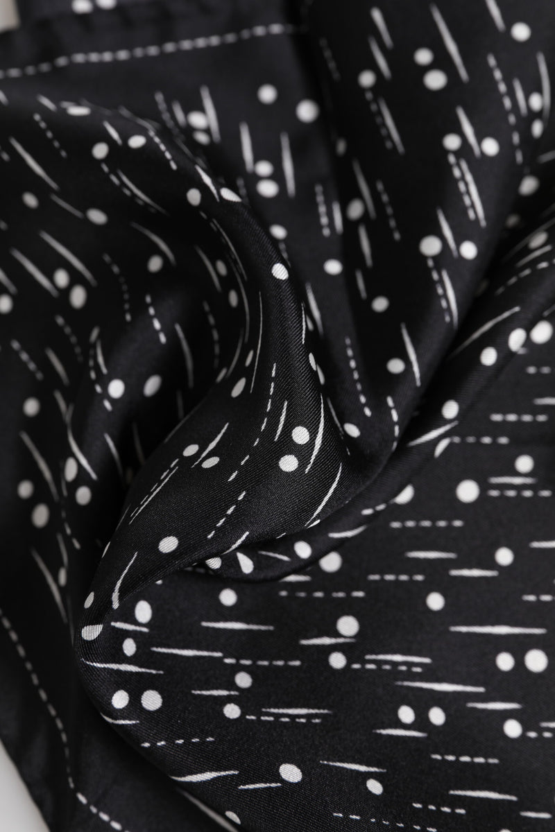 Foulard carré imprimé noir et blanc Dolce &amp; Gabbana pour homme