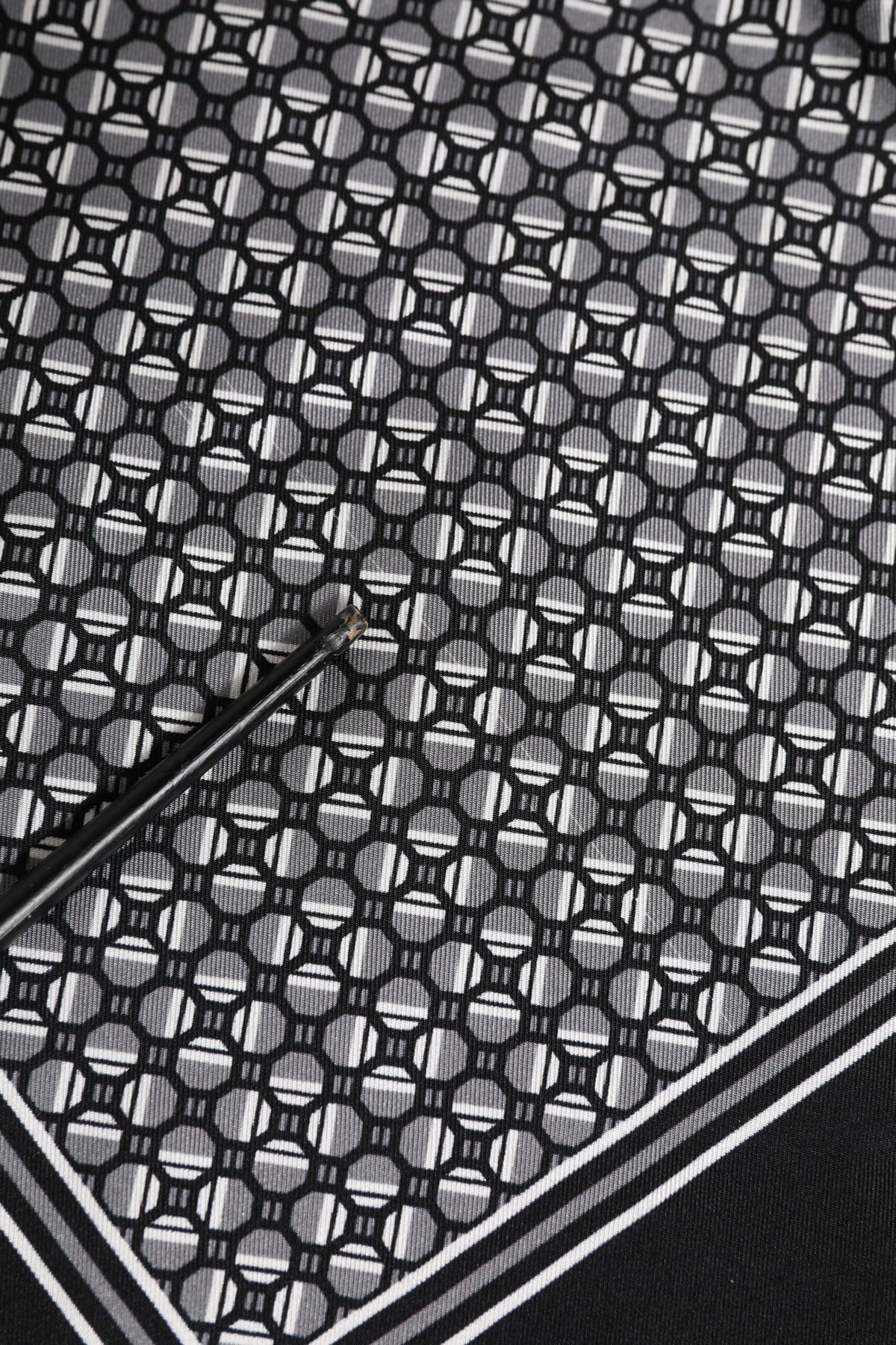 Foulard carré à motifs noir et blanc Dolce &amp; Gabbana