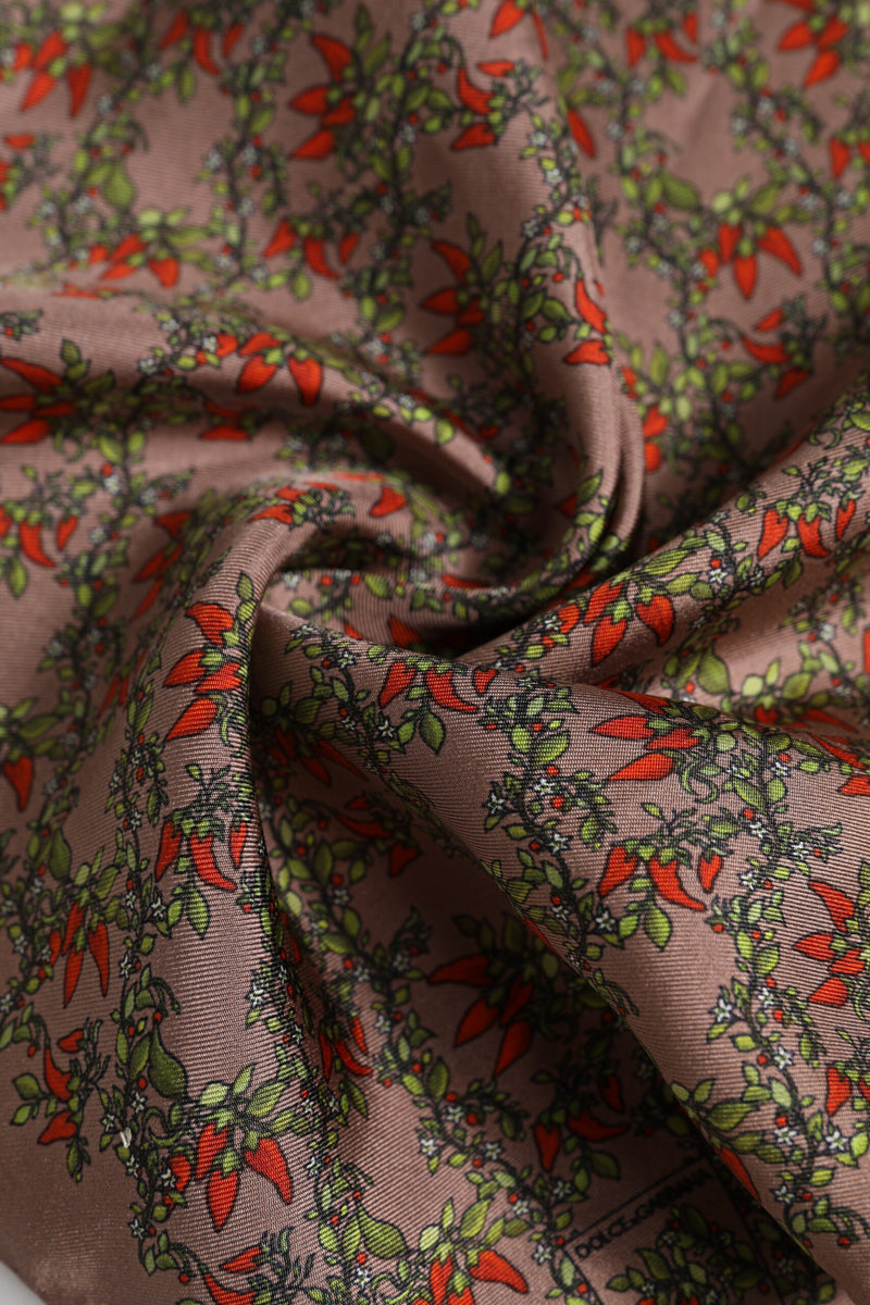 Dolce &amp; Gabbana Bruine Chili Print Zijden Vierkante Foulard Sjaal