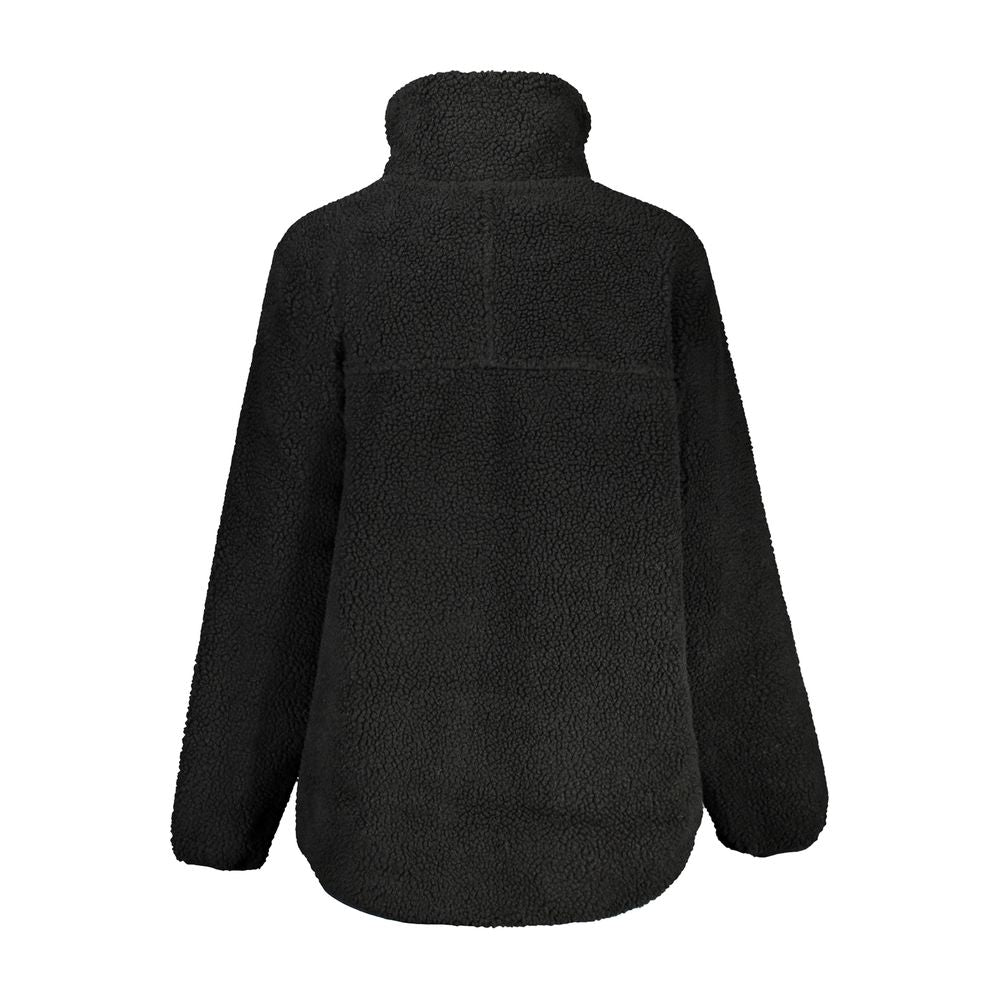 Fila zwarte polyester jassen en overjassen