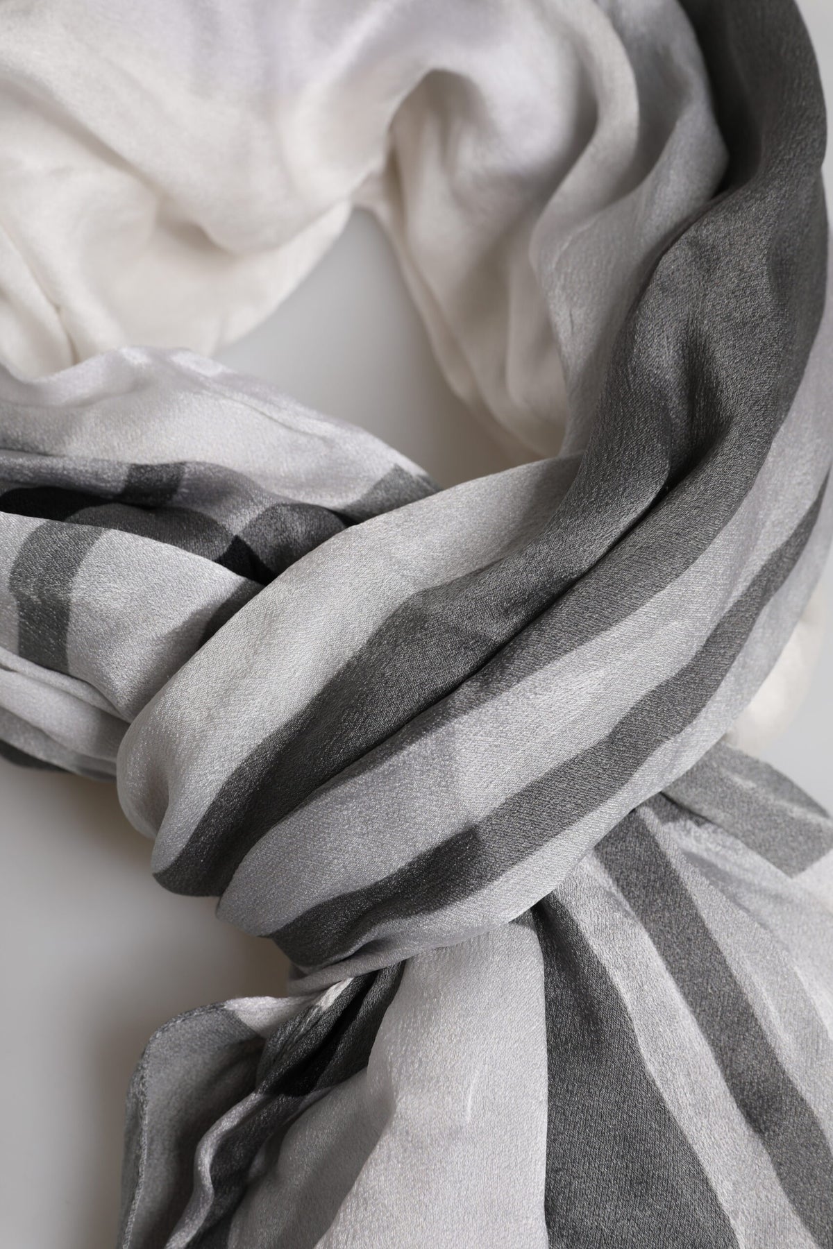 Foulard en soie blanc et noir Dolce &amp; Gabbana