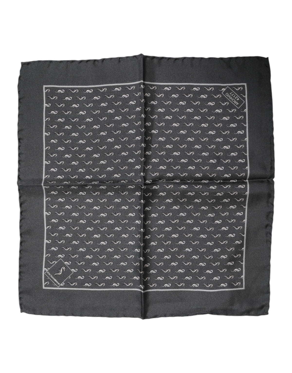 Foulard carré en soie imprimé poisson noir Dolce &amp; Gabbana pour homme