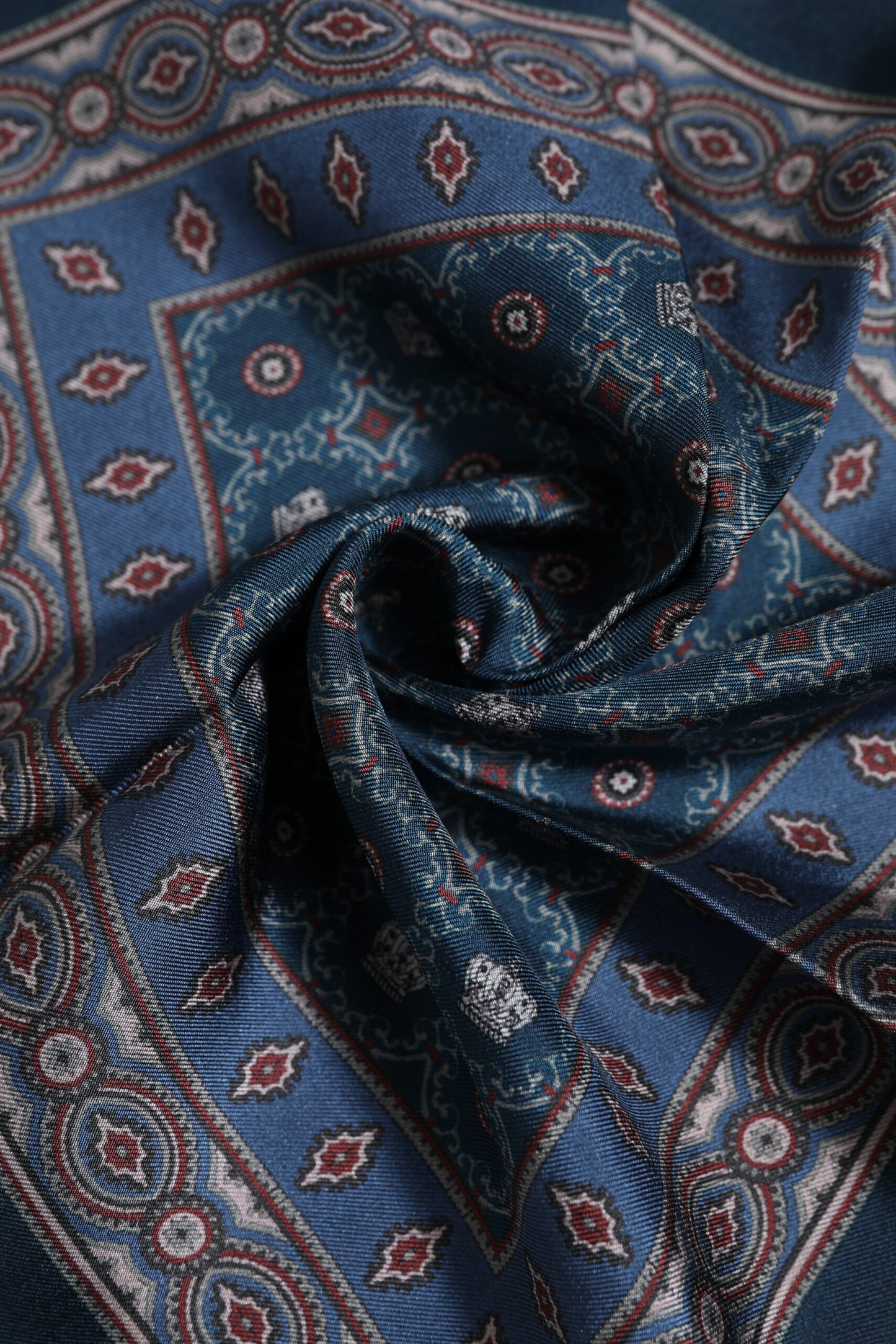 Foulard carré en soie imprimé bleu Dolce &amp; Gabbana pour homme