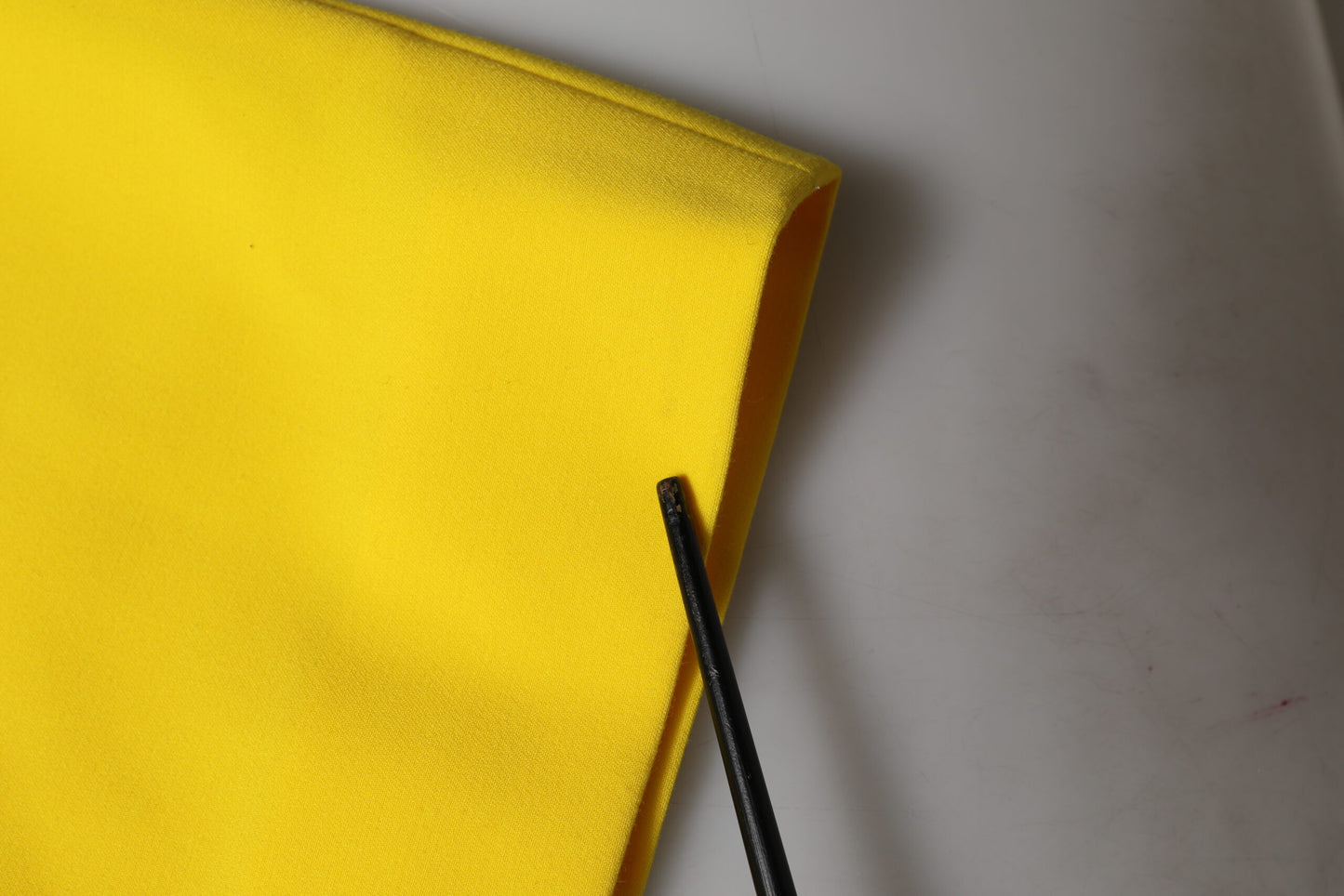 Robe midi moulante sans manches en polyester jaune de Dolce & Gabbana