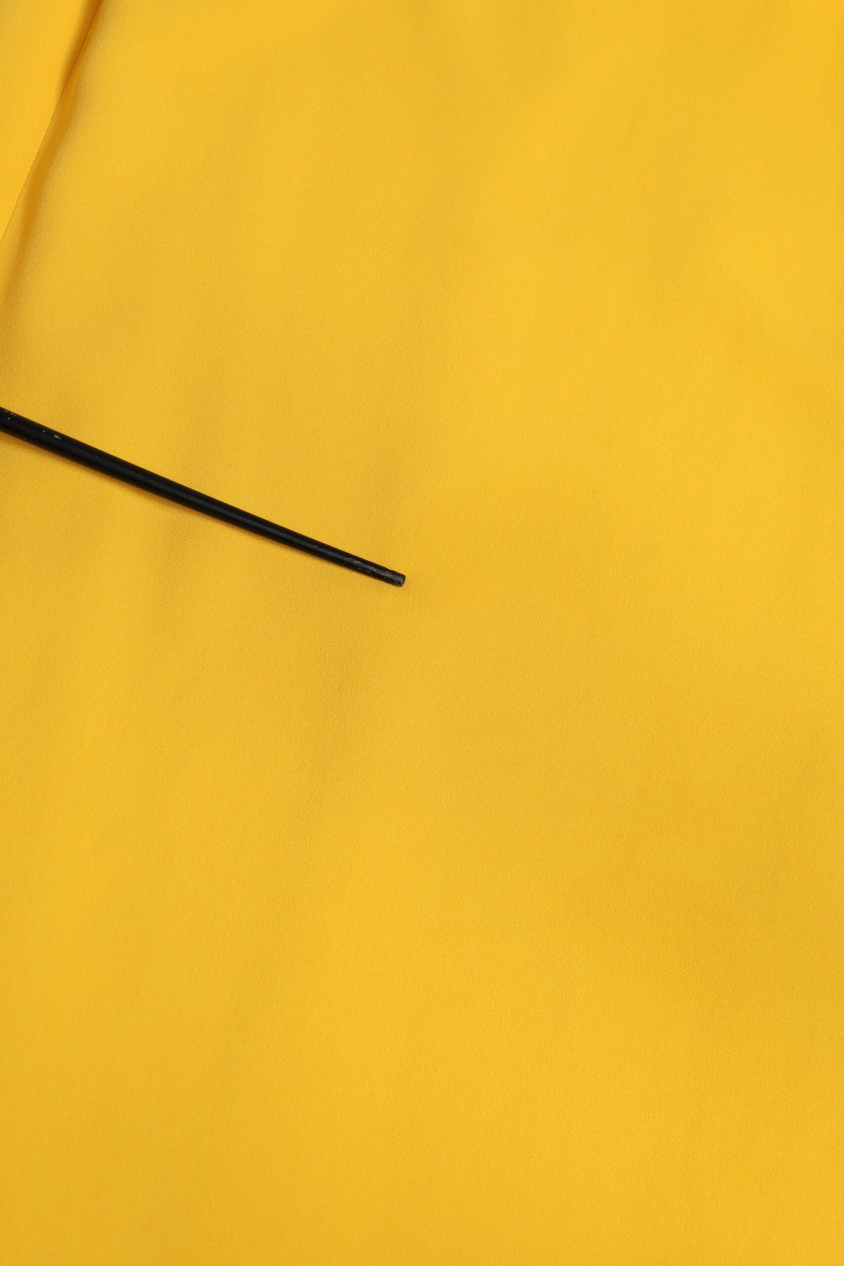 Robe Dolce & Gabbana Jaune à Épaule Unique avec Fente Latérale