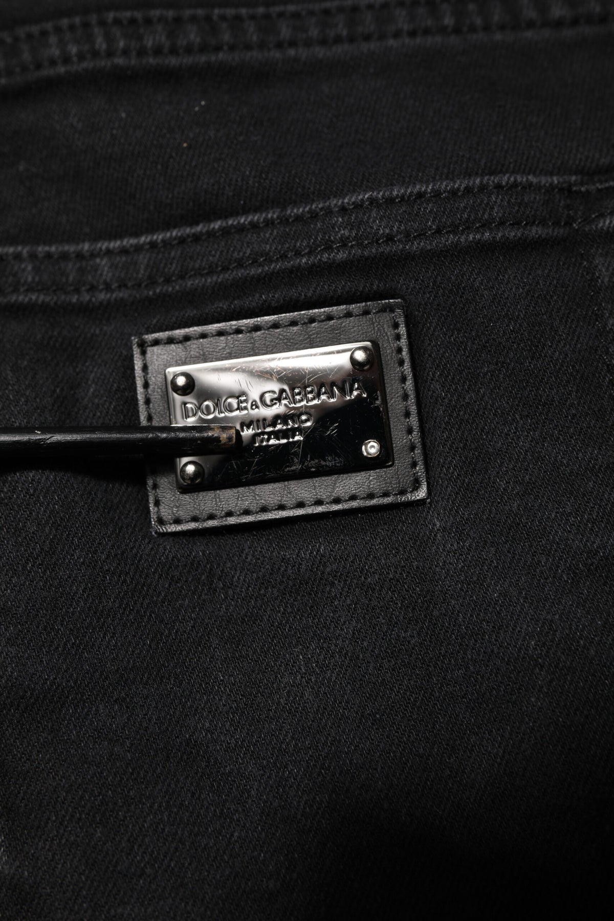 Jeans slim en coton noir avec plaque logo Dolce &amp; Gabbana