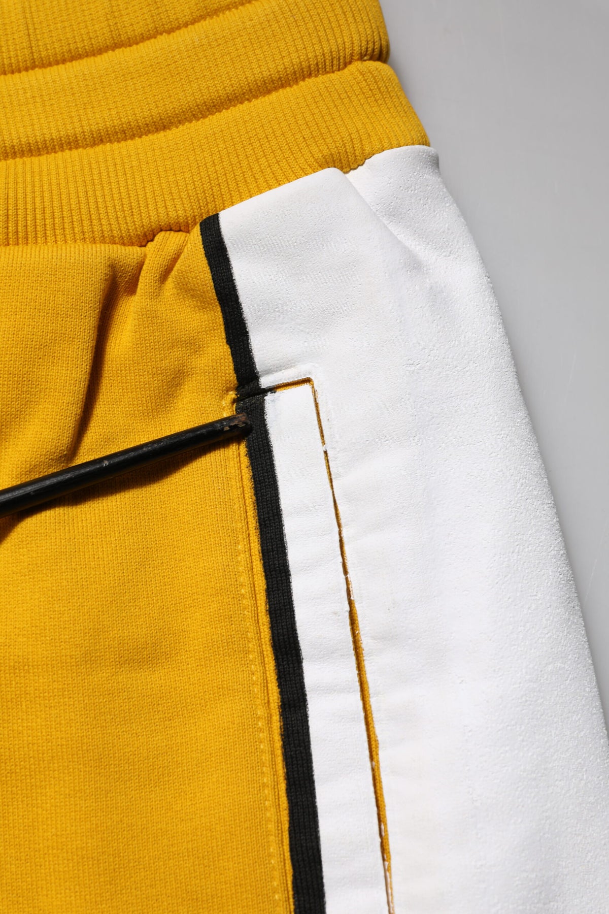 Pantalon de jogging à cordon de serrage jaune imprimé Dolce &amp; Gabbana