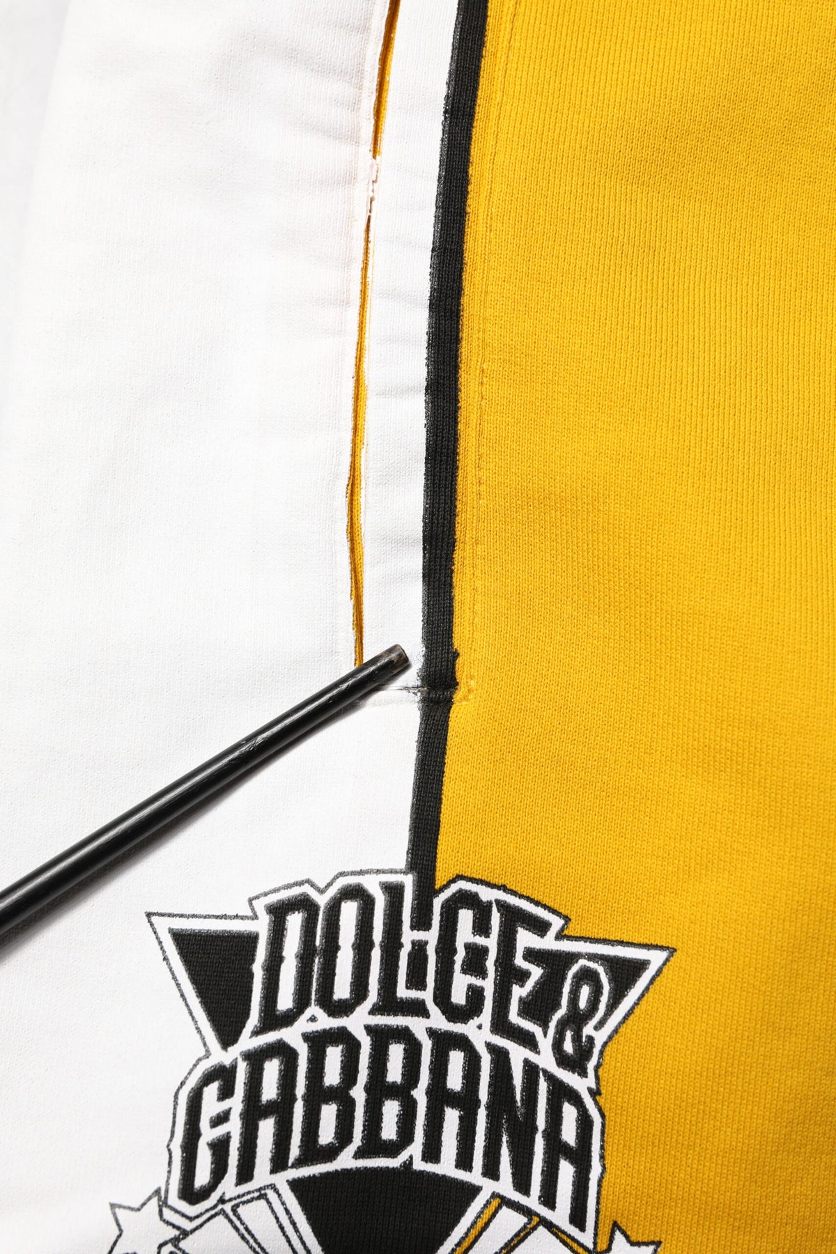 Pantalon de jogging en coton jaune Dolce &amp; Gabbana avec logo et cordon de serrage.