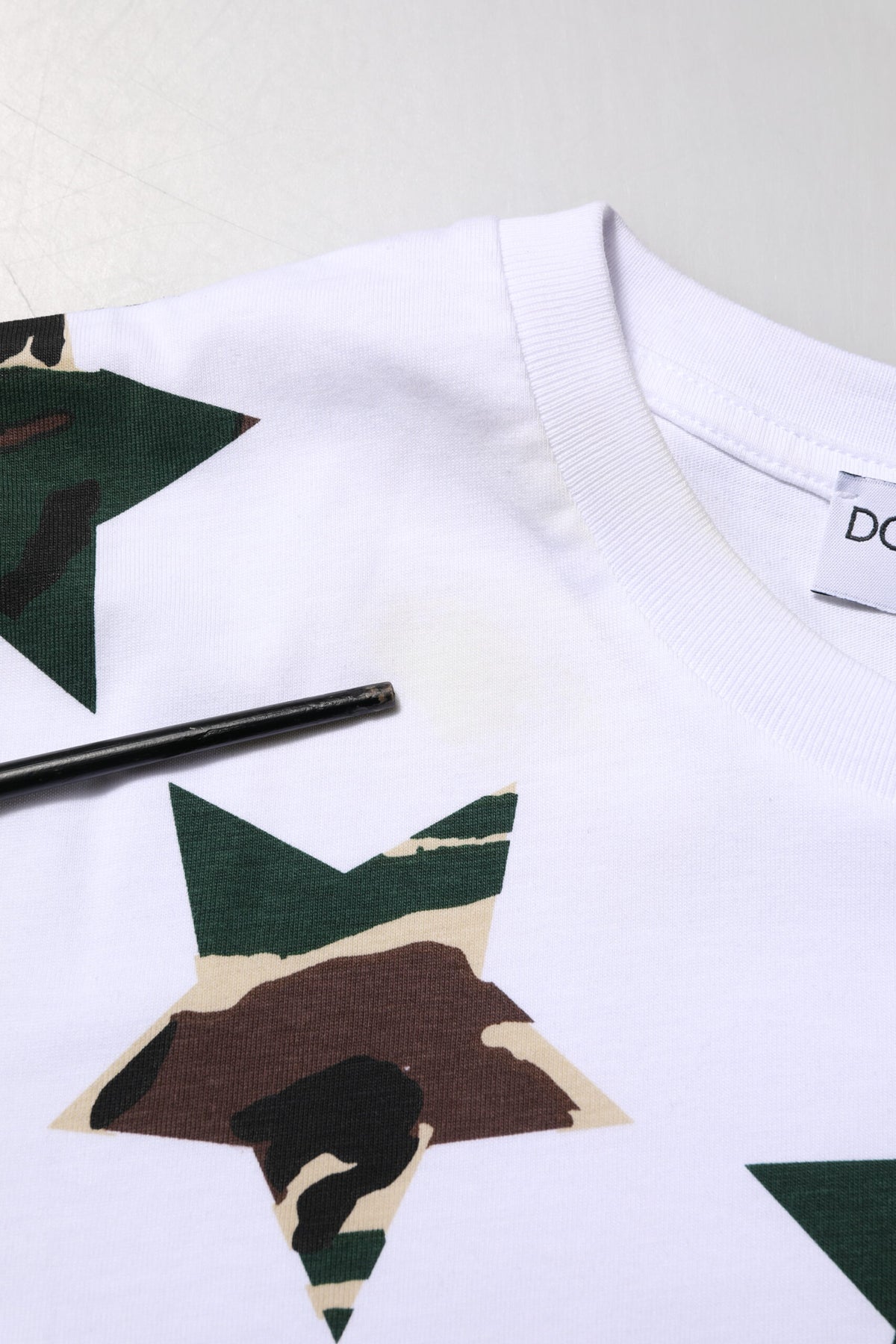 T-shirt homme à col rond en coton blanc à motif camouflage de Dolce &amp; Gabbana