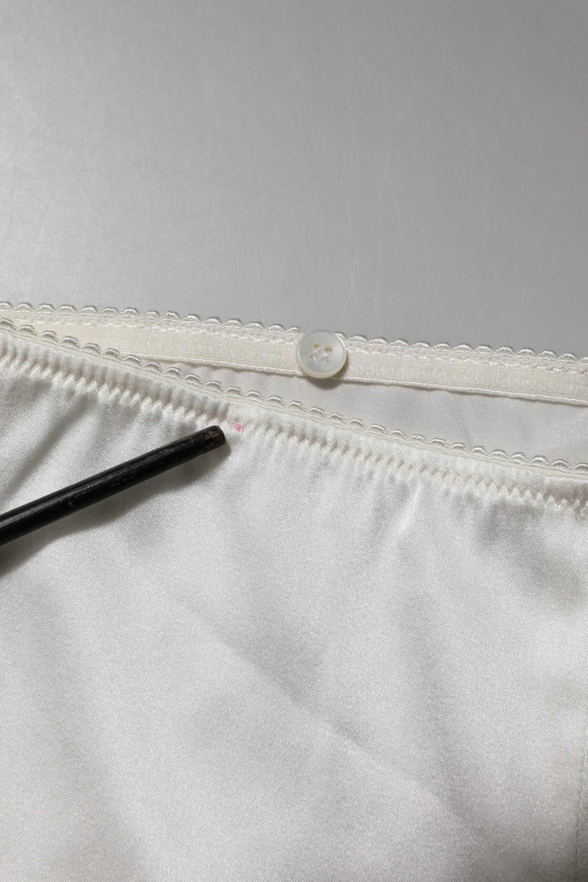 Dolce & Gabbana Pantalon Tapered Haute Taille en Soie Ivoire