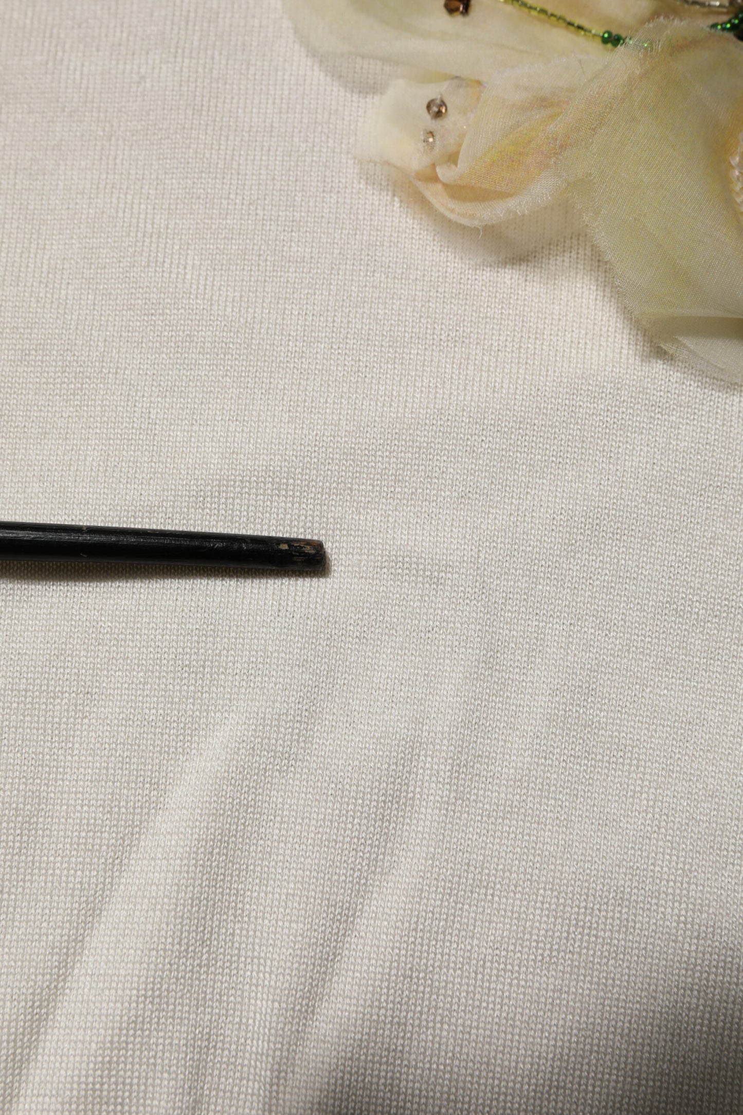 Pull en soie blanche brodé de lys de Dolce & Gabbana