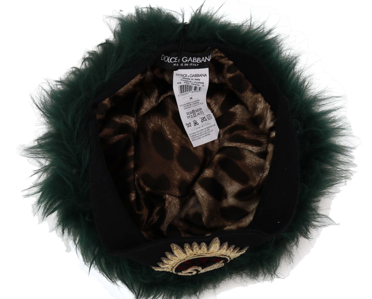 Chapeau cloche Dolce &amp; Gabbana en fourrure verte avec logo DG brodé