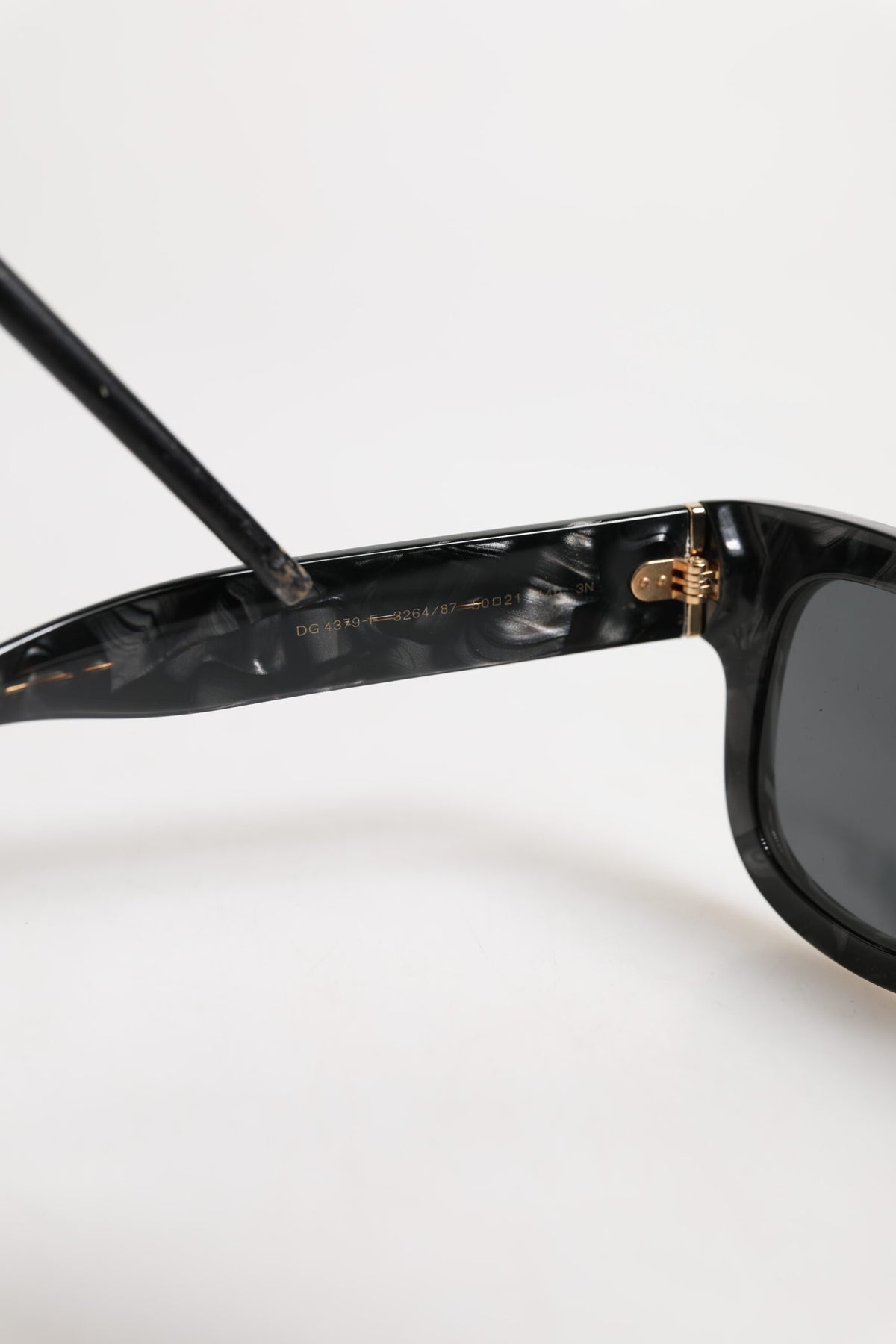 Dolce & Gabbana DG4379 Lunettes de Soleil en Acétate Blanc Perle