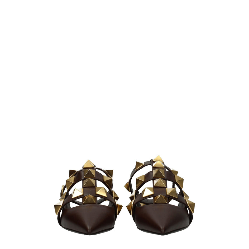 Valentino Garavani Sandales Plates en Cuir Marron - Élégance et Confort