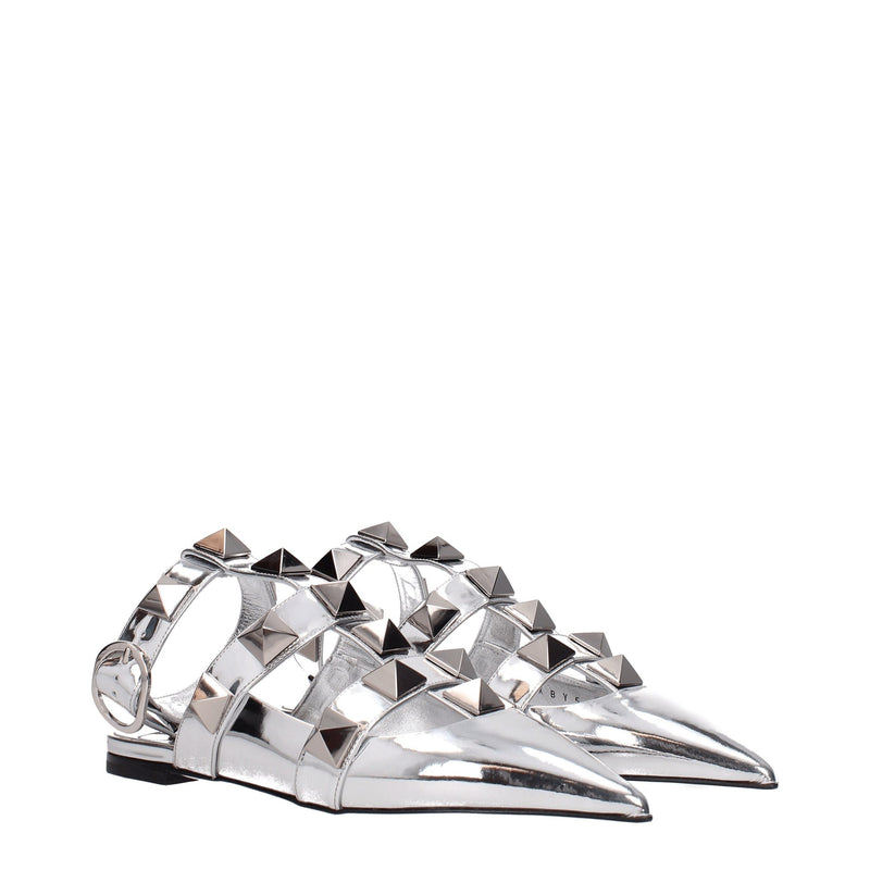 Valentino Garavani Sandales Plates en Cuir Gris - Élégance et Confort