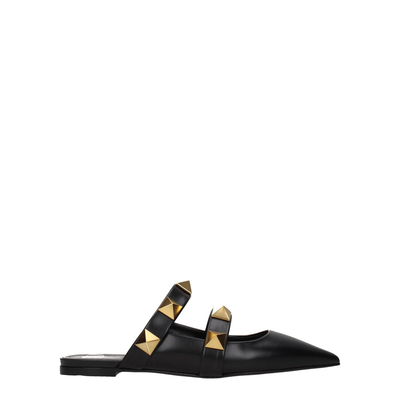 Valentino Garavani Mules en Cuir Noir avec Studs Dorés