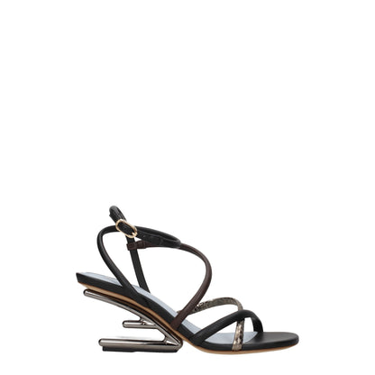 Fendi platte sandalen van leer in verschillende kleuren