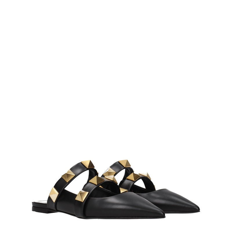 Valentino Garavani Mules en Cuir Noir avec Studs Dorés