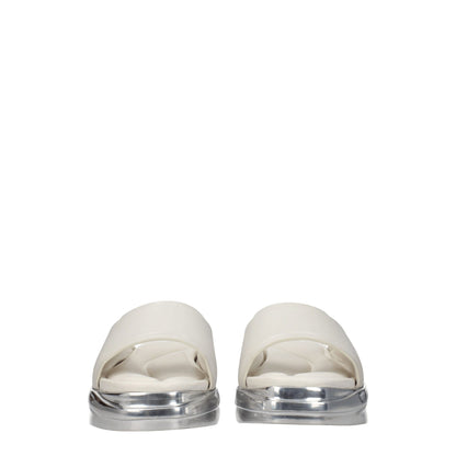Sandales-chaussons en cuir gris Alyx