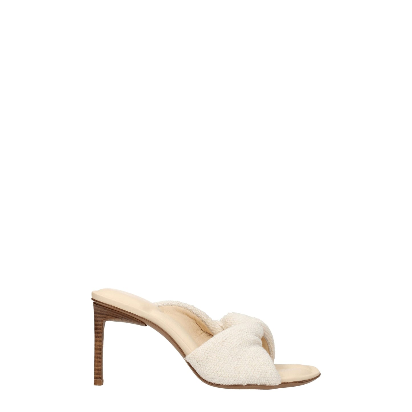 Sandales à talons aiguilles en tissu beige de Jacquemus