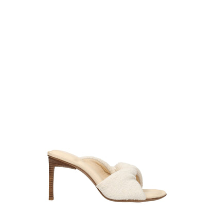 Sandales à talons aiguilles en tissu beige de Jacquemus