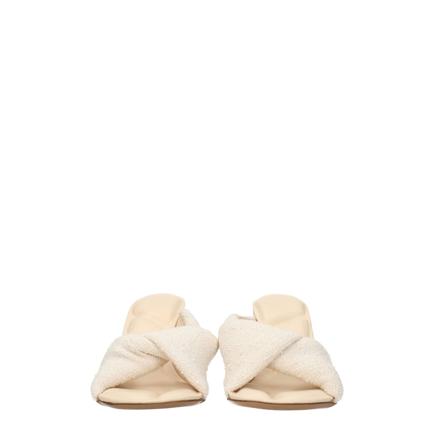 Sandales à talons aiguilles en tissu beige de Jacquemus