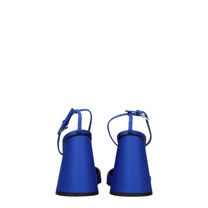 Les plateformes en satin bleu d'Attico