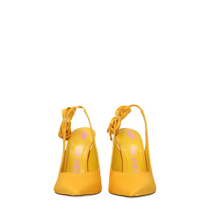 Les escarpins à talons hauts en satin orange de The Attico