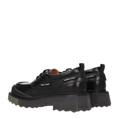 Mocassins à enfiler en cuir blanc cassé et noir