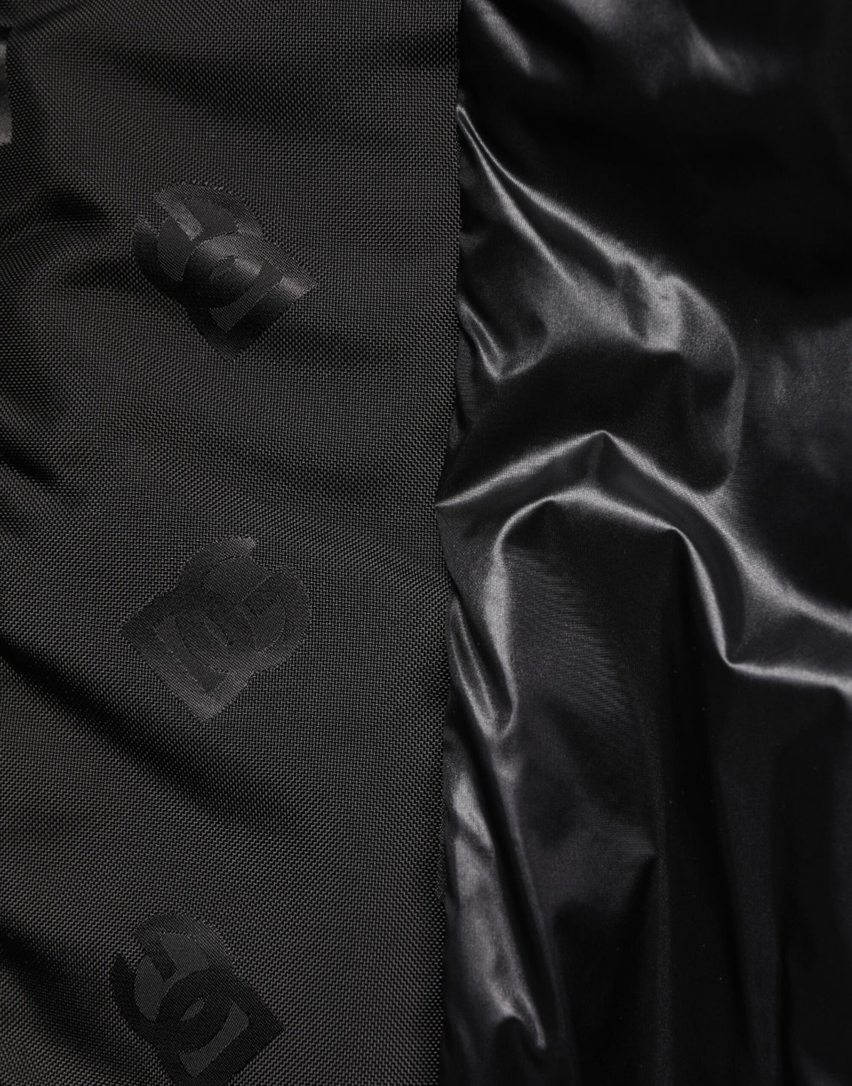 Veste coupe-vent cargo noire à logo mania de Dolce & Gabbana
