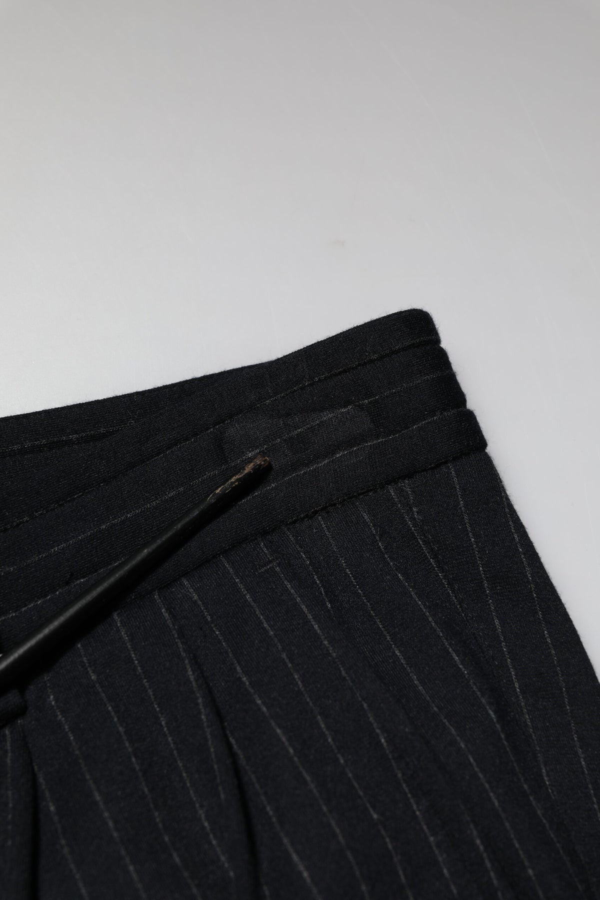 Pantalon homme Dolce &amp; Gabbana, slim, en viscose, rayures noires.