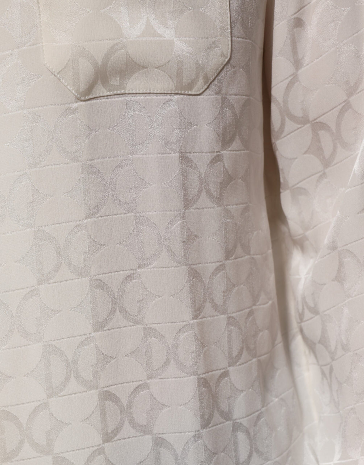 Chemise à manches longues en soie blanche avec imprimé du logo DG de Dolce &amp; Gabbana