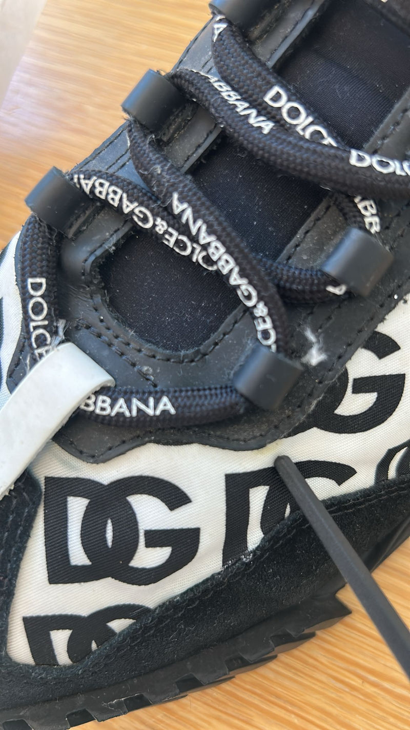 Dolce & Gabbana Black Logo Lace Up Low Top NS1 Sneakers