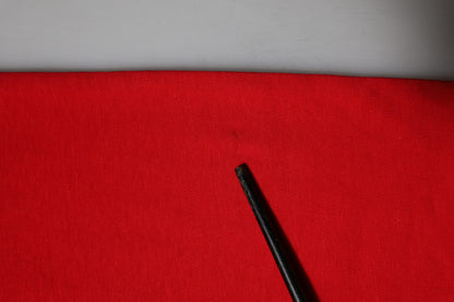 Dolce & Gabbana rood, kortgezoomd, casual T-shirt met ronde hals.