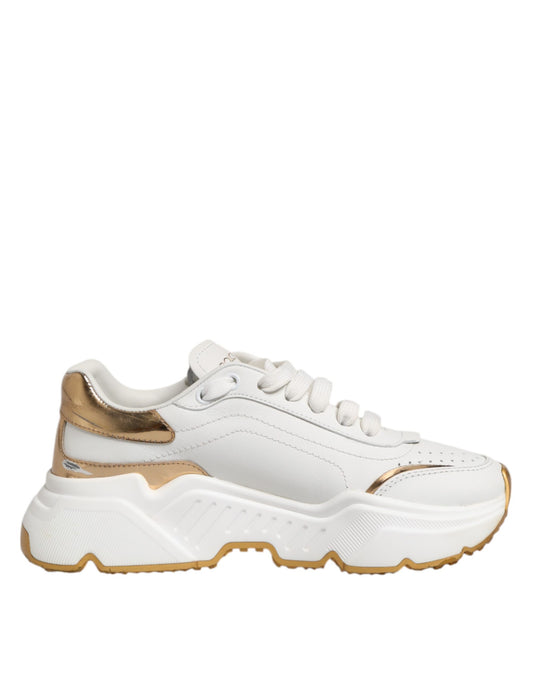 Sneakers en cuir DAYMASTER Dolce & Gabbana, couleur or blanc.