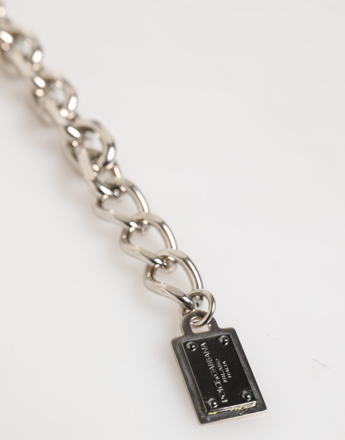 Bracelet Dolce & Gabbana pour homme avec chaîne en argent, fermoir mousqueton et perles en laiton et logo