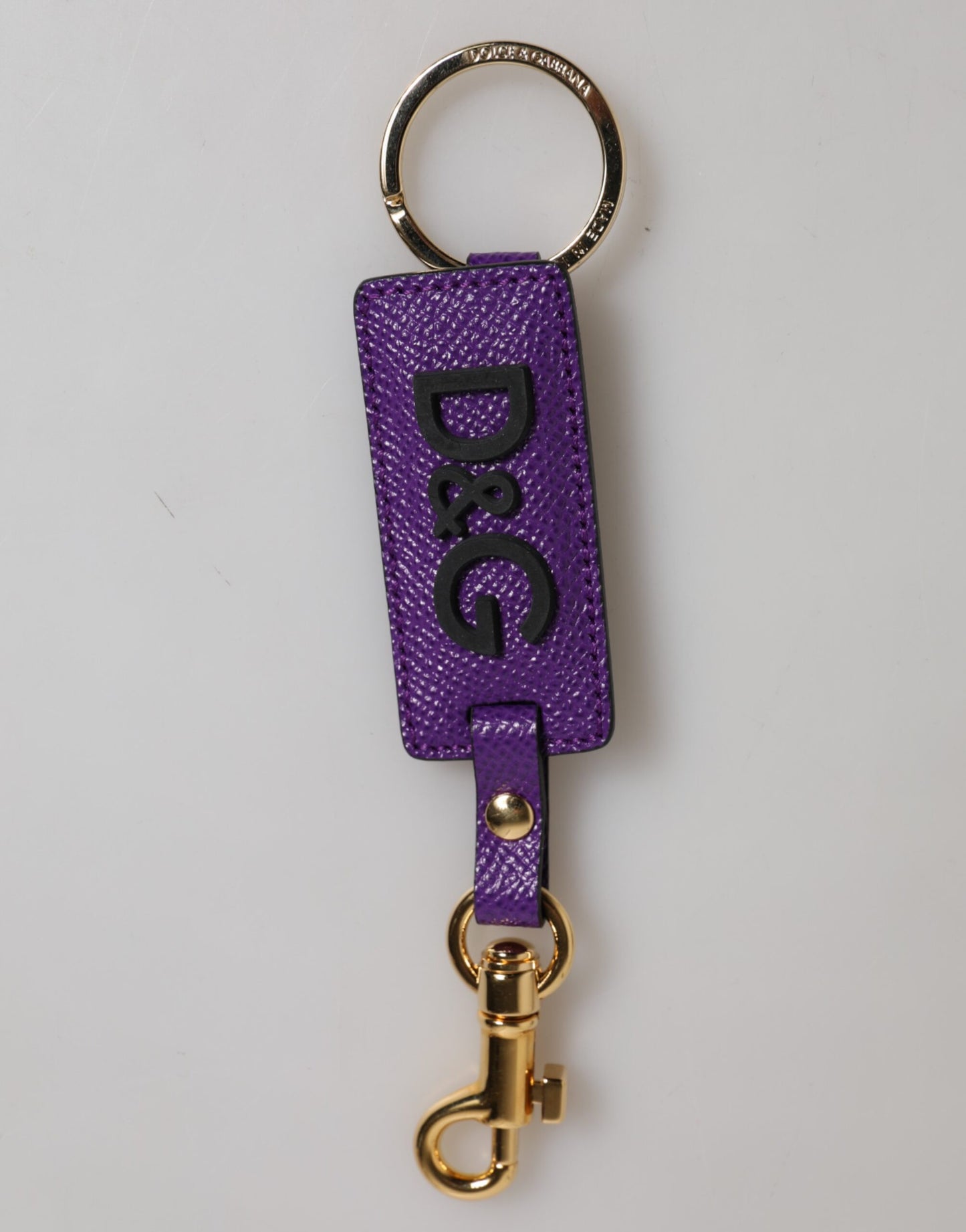 Porte-clés Dolce & Gabbana en cuir violet avec logo DG et métal doré