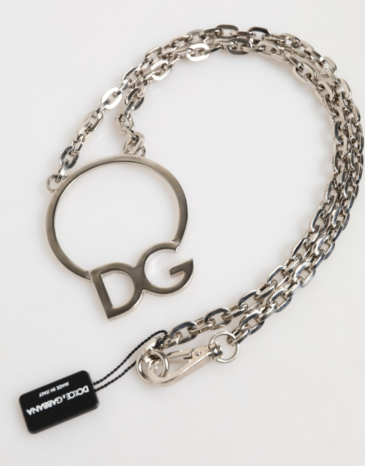 Collier Dolce & Gabbana en laiton argenté avec pendentif logo DG pour homme