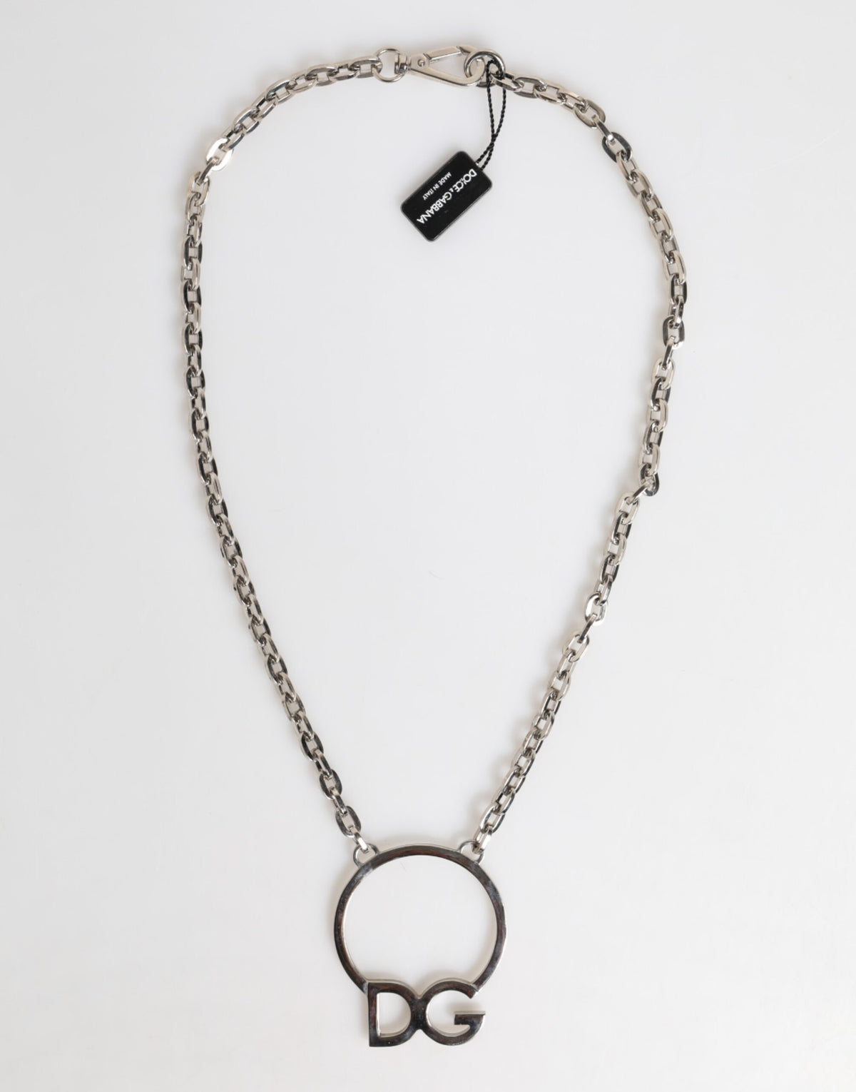 Collier Dolce & Gabbana en laiton argenté avec pendentif logo DG pour homme