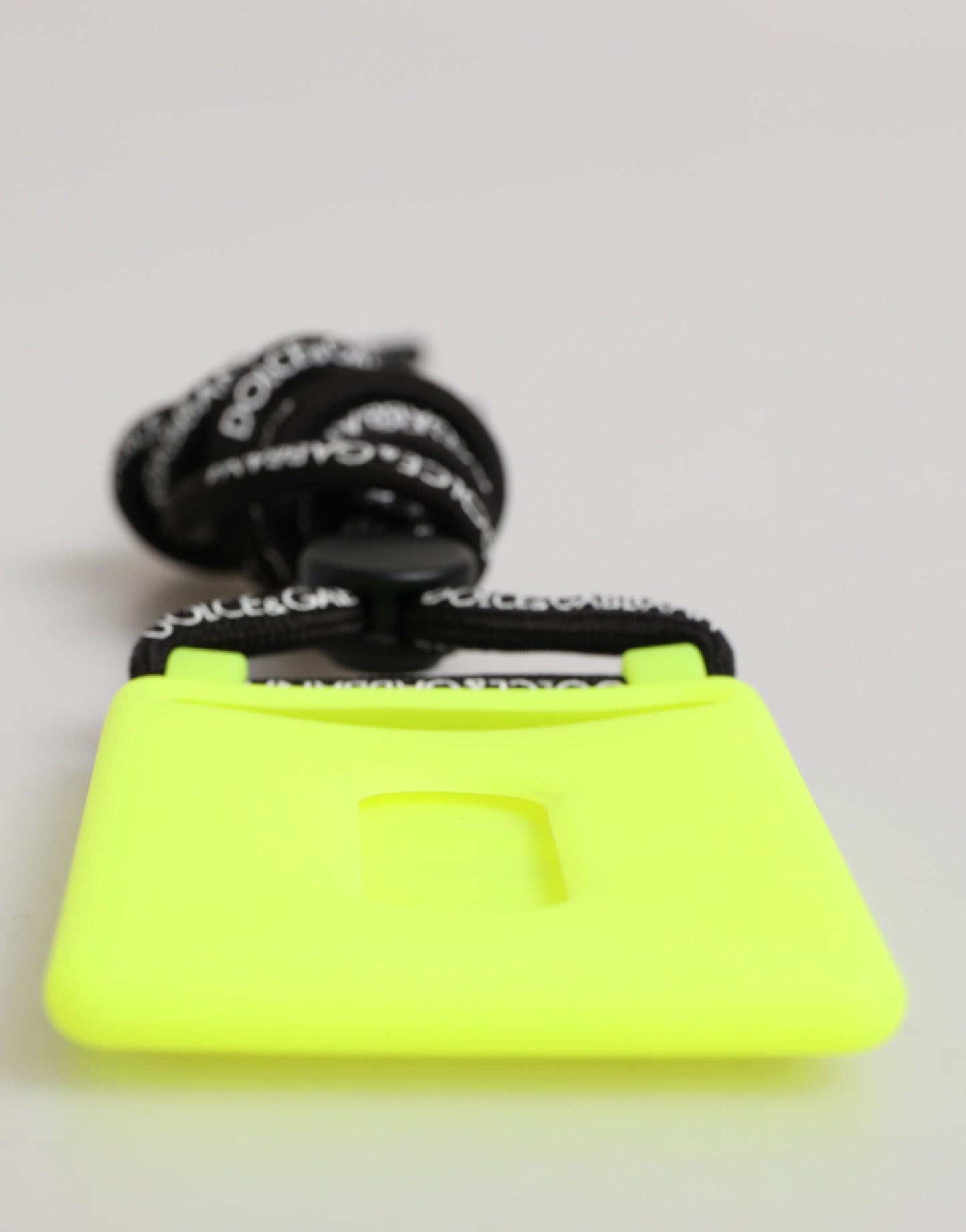 Porte-badge réglable Dolce & Gabbana en caoutchouc jaune vert DG en relief