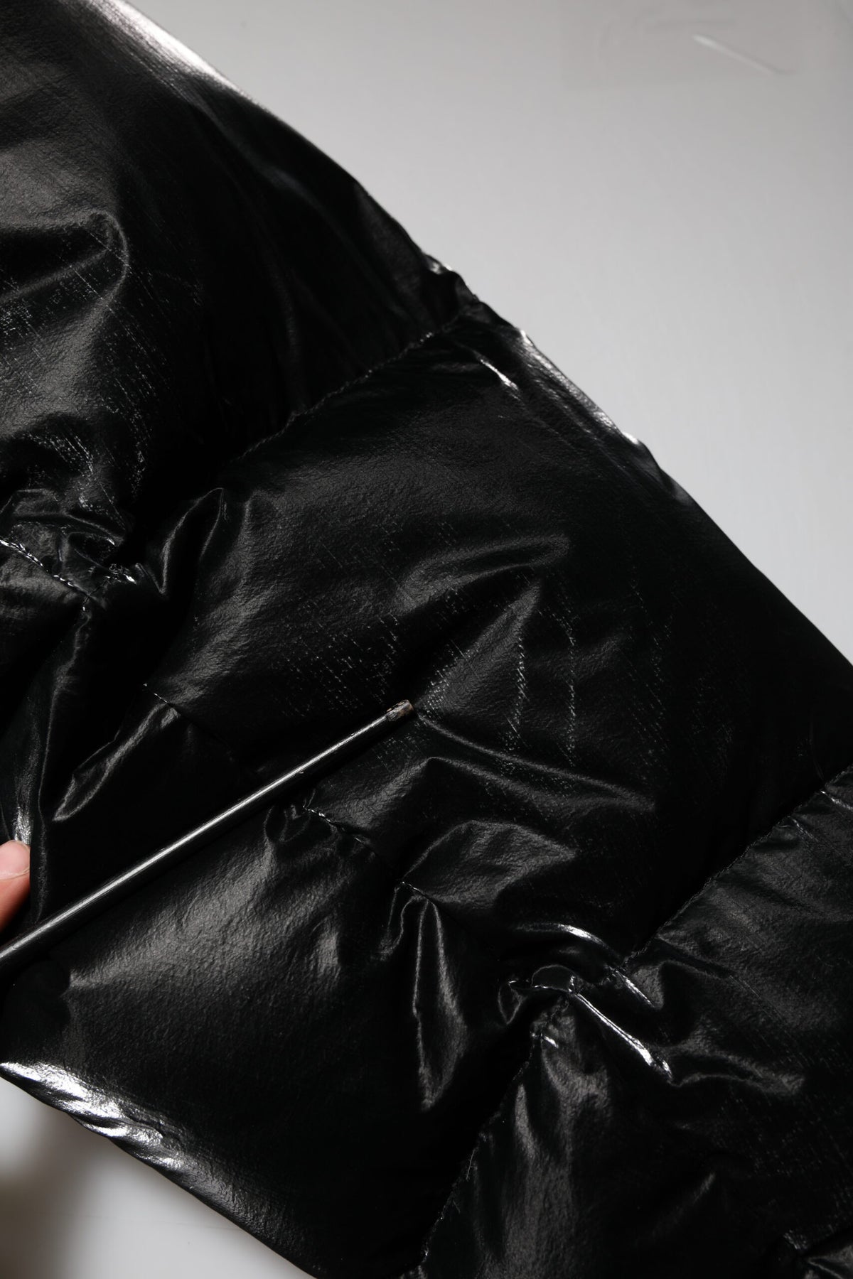Veste matelassée à capuche zippée noire avec logo Dolce & Gabbana