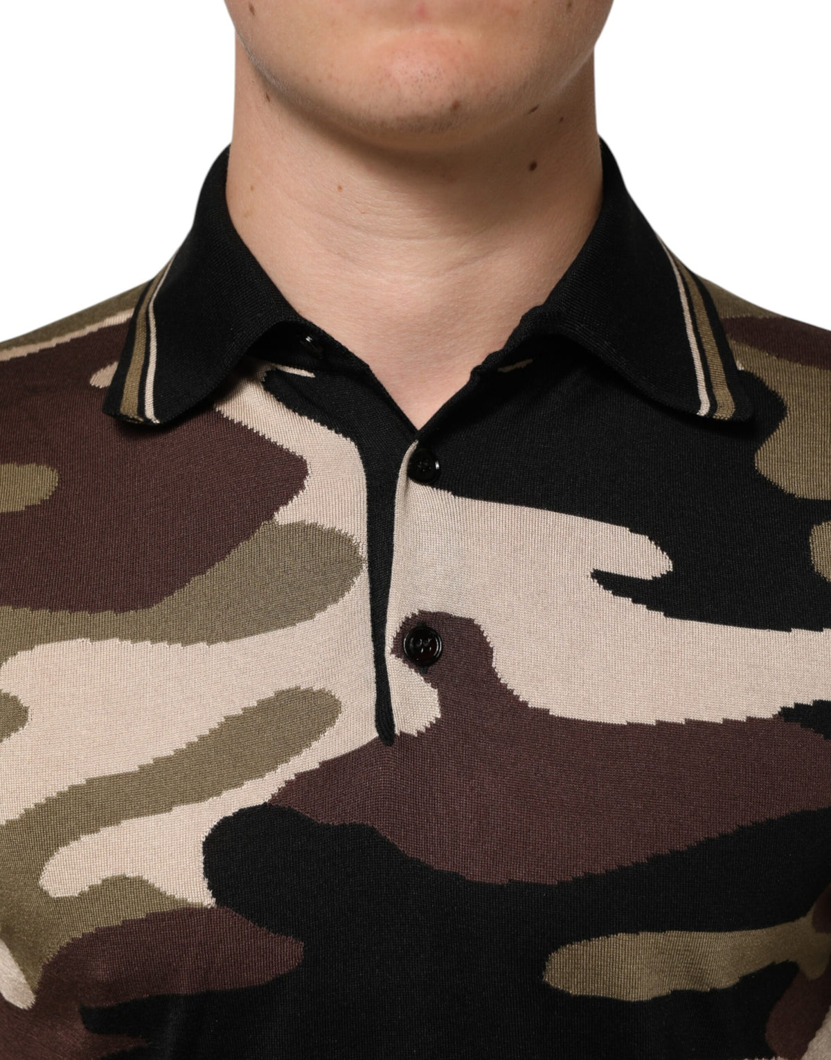 T-shirt polo en soie brun camouflage à motif militaire de Dolce &amp; Gabbana