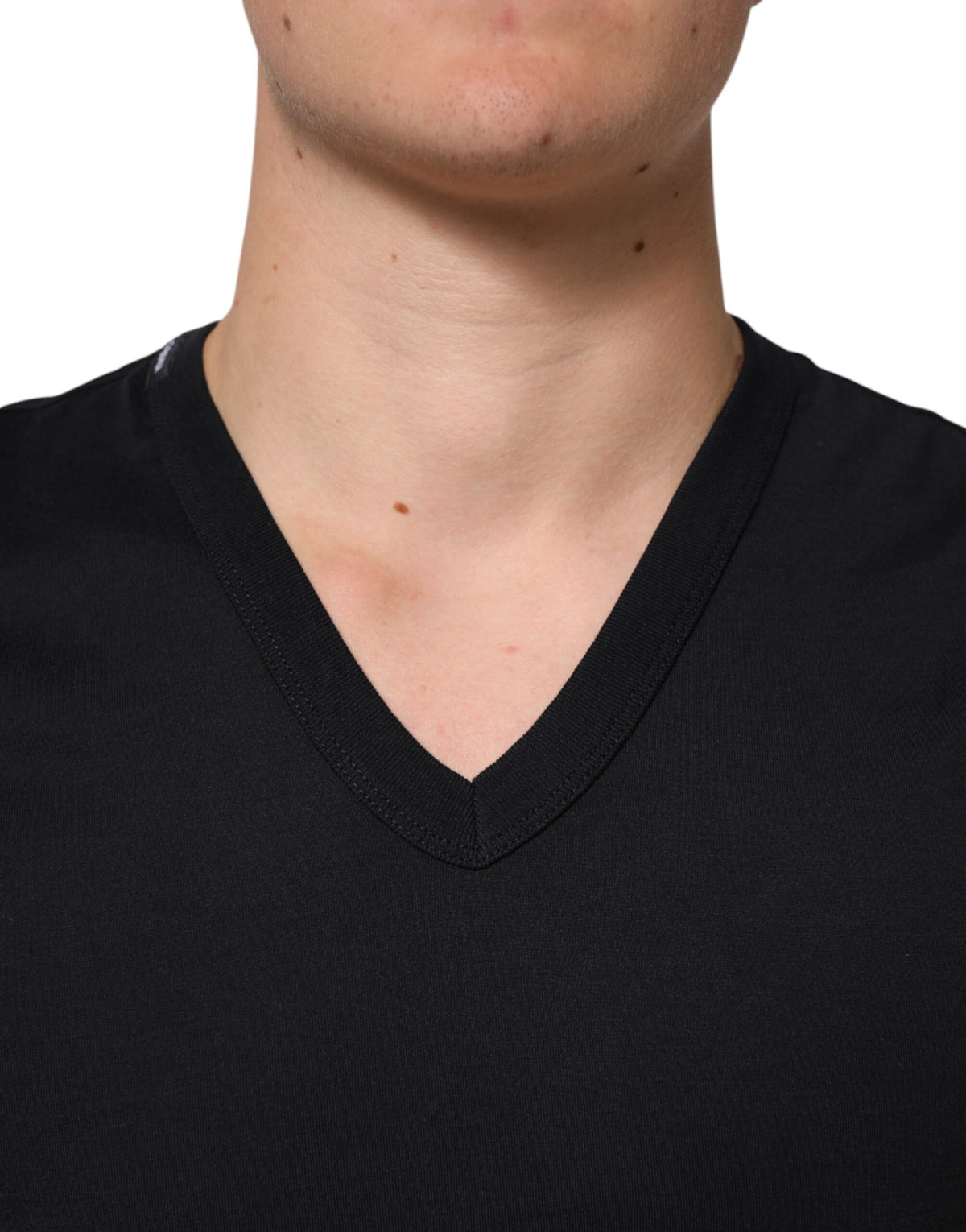 T-shirt homme Dolce &amp; Gabbana en coton noir, col en V, uni.