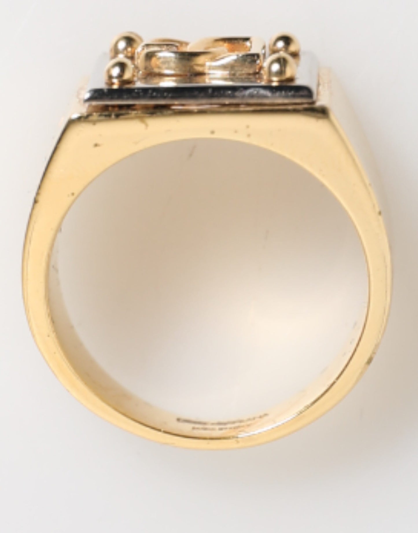 Bague signet pour homme Dolce &amp; Gabbana en laiton doré, avec plaque carrée portant le logo DG.