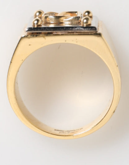 Bague signet pour homme Dolce &amp; Gabbana en laiton doré, avec plaque carrée portant le logo DG.