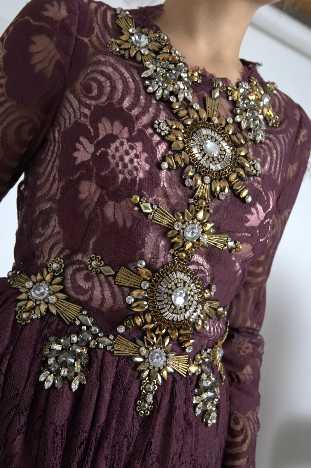 Dolce & Gabbana Robe Longue A-Ligne en Viscose Violet avec Cristaux
