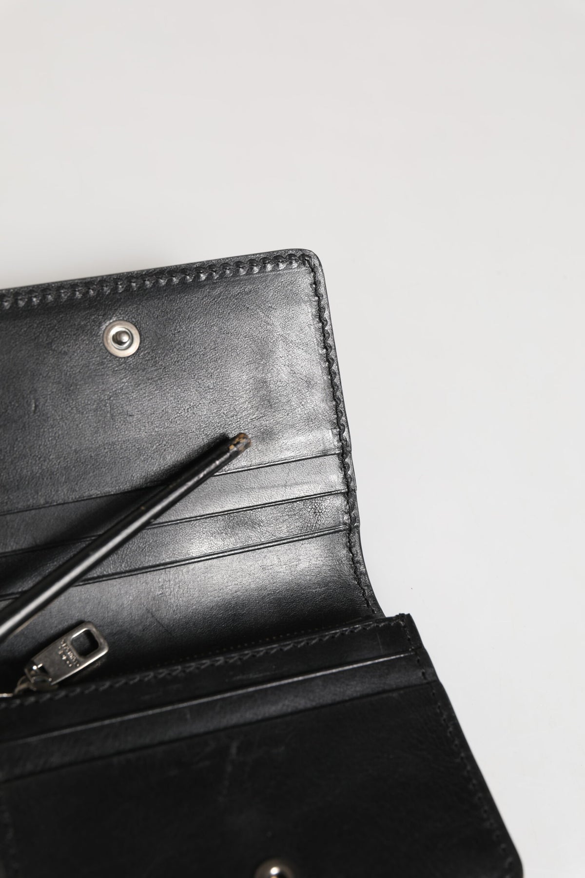 Porte-cartes bicolore en cuir noir Dolce &amp; Gabbana, porte-monnaie homme avec porte-clés.